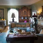 Cinema Suites Bed & Breakfast Hsr19-19-001050